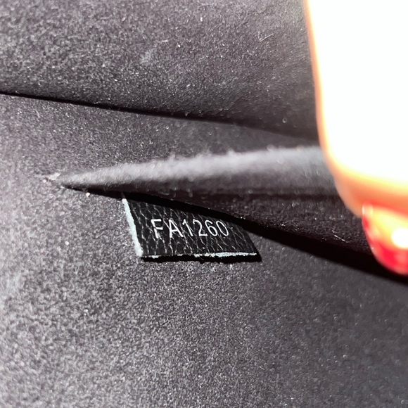 Black Louis Vuitton Women's Bag - Picture 9 of 10